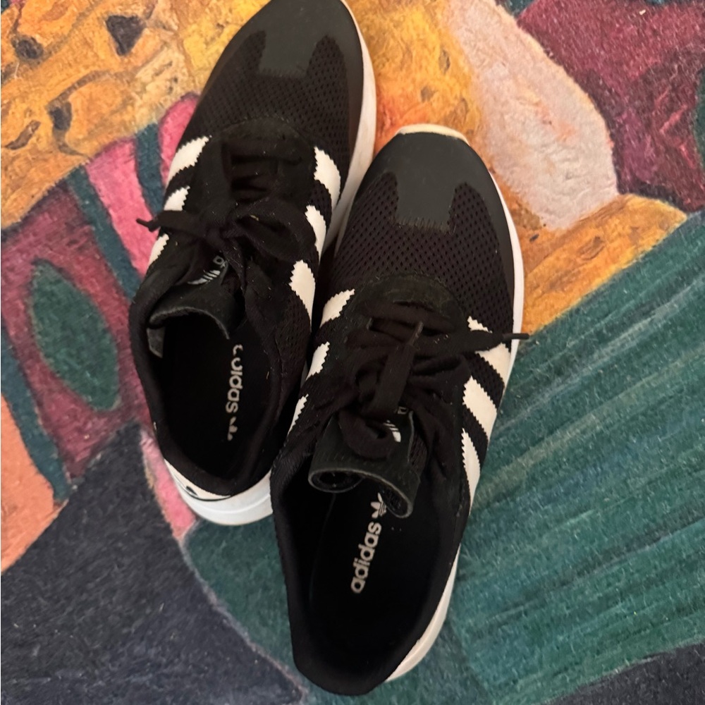 Adidas Classic Black and White Trainers - Picture 2 of 6
